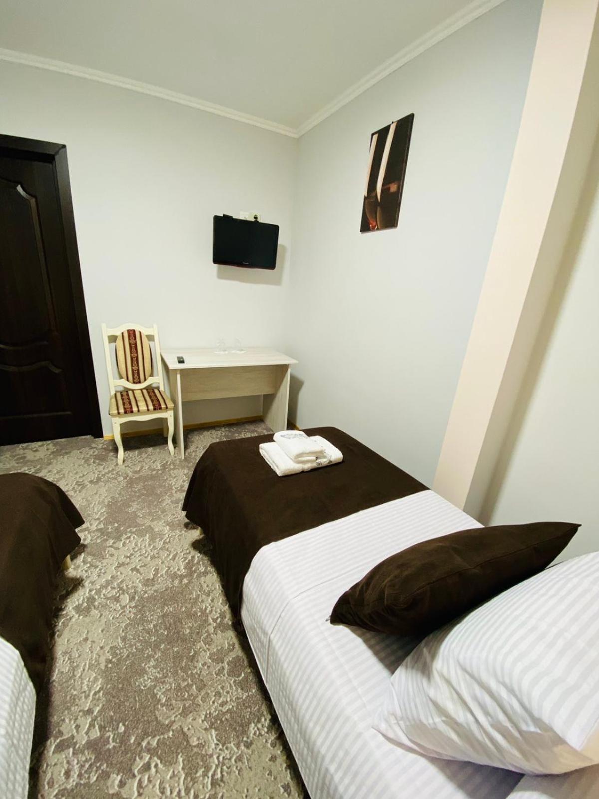 Під Явором New Hotel Drogomirchany Room photo